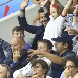 David Beckham avec sa fille Harper, sa mère Sandra Georgina West et Sue Campbell dans les tribunes lors du quart de finale de la Coupe du Monde Féminine de football opposant l'Angleterre à la Norvège au stade Océane au Havre, France, le 27 juin 2019. L'Angleterre a gagné 3-0. © Gwendoline Le Goff/Panoramic/Bestimage