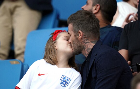 David Beckham et sa fille Harper lors du match de football de la coupe du monde féminine Norvège / Angleterre au Havre le 27 juin 2019