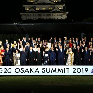 Photo de famille lors de la photo de famille des chefs de délégation et de leurs conjoints lors du sommet du G20 à Osaka le 28 juin 2019 © Dominique Jacovides / Bestimage