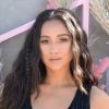 Shay Mitchell au photocall de la soirée Revolvefestival lors festival de musique et d'arts de la vallée de Coachella dans le désert à La Quinta le 13 avril 2019.