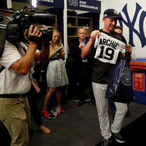 Le prince Harry, duc de Sussex, et Meghan Markle, duchesse de Sussex vont saluer les équipes de baseball "Boston Red Sox" et "New York Yankees" dans leurs vestiaires dans le cadre des Invictus Games 2019 au London Stadium. Londres, le 29 juin 2019.