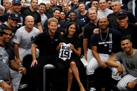Le prince Harry, duc de Sussex, et Meghan Markle, duchesse de Sussex vont saluer les équipes de baseball "Boston Red Sox" et "New York Yankees" dans leurs vestiaires dans le cadre des Invictus Games 2019 au London Stadium. Londres, le 29 juin 2019.
