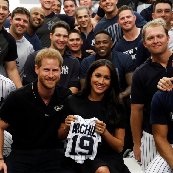 Le prince Harry, duc de Sussex, et Meghan Markle, duchesse de Sussex vont saluer les équipes de baseball "Boston Red Sox" et "New York Yankees" dans leurs vestiaires dans le cadre des Invictus Games 2019 au London Stadium. Londres, le 29 juin 2019.