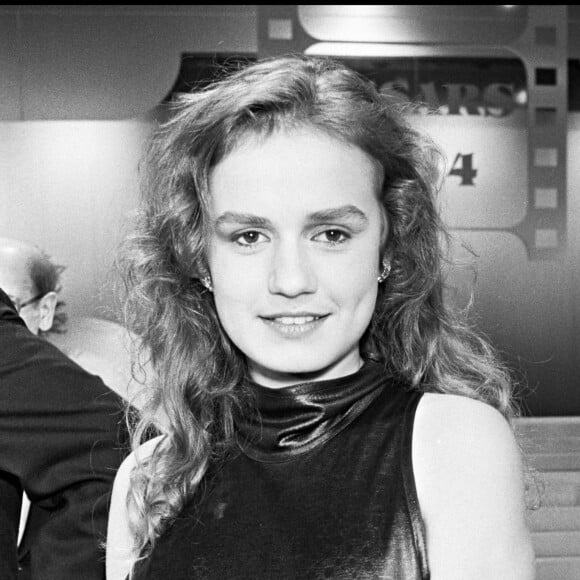 Sandrine Bonnaire et son César du Meilleur espoir féminin pour "A nos amours" en 1984.