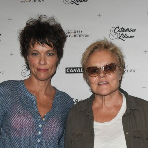 Anne Le Nen et sa compagne Muriel Robin - Soirée du pot de départ de Catherine et Liliane au théâtre Bobino à Paris le 1er juillet 2019.