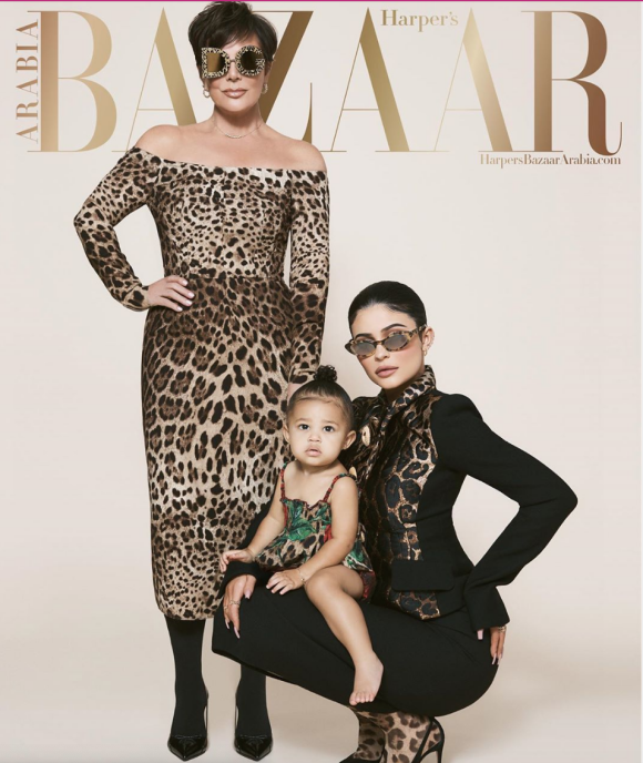 Kylie Jenner pose avec Stormi et sa mère Kris Jenner sur la couverture du magazine Harper's Bazaar pour l'édition juillet/août 2019.
