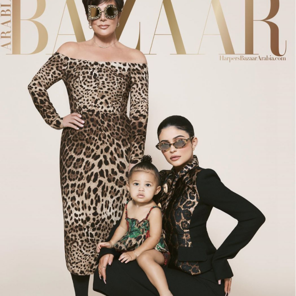 Kylie Jenner pose avec Stormi et sa mère Kris Jenner sur la couverture du magazine Harper's Bazaar pour l'édition juillet/août 2019.