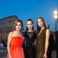 Kiernan Shipka, Zoey Deutch et Carys Douglas arrivent au défilé "Fendi - The Dawn of Romanity" à Rome, le 4 juillet 2019.