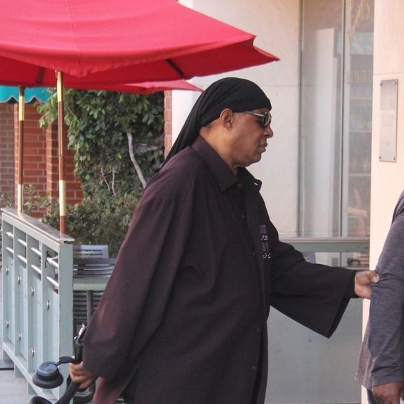 Exclusif - Stevie Wonder lors d'un rendez-vous médical à Beverly Hills le 23 avril 2019