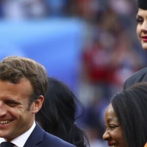 Abby Dahlkemper (USA) et Emmanuel Macron - Finale de la coupe du monde féminine de football, USA vs Pays Bas à Lyon le 7 juillet 2019. Les Etats-Unis ont remporté la finale sur le score de 2 à 0. © Gwendoline Le Goff/Panoramic/Bestimage