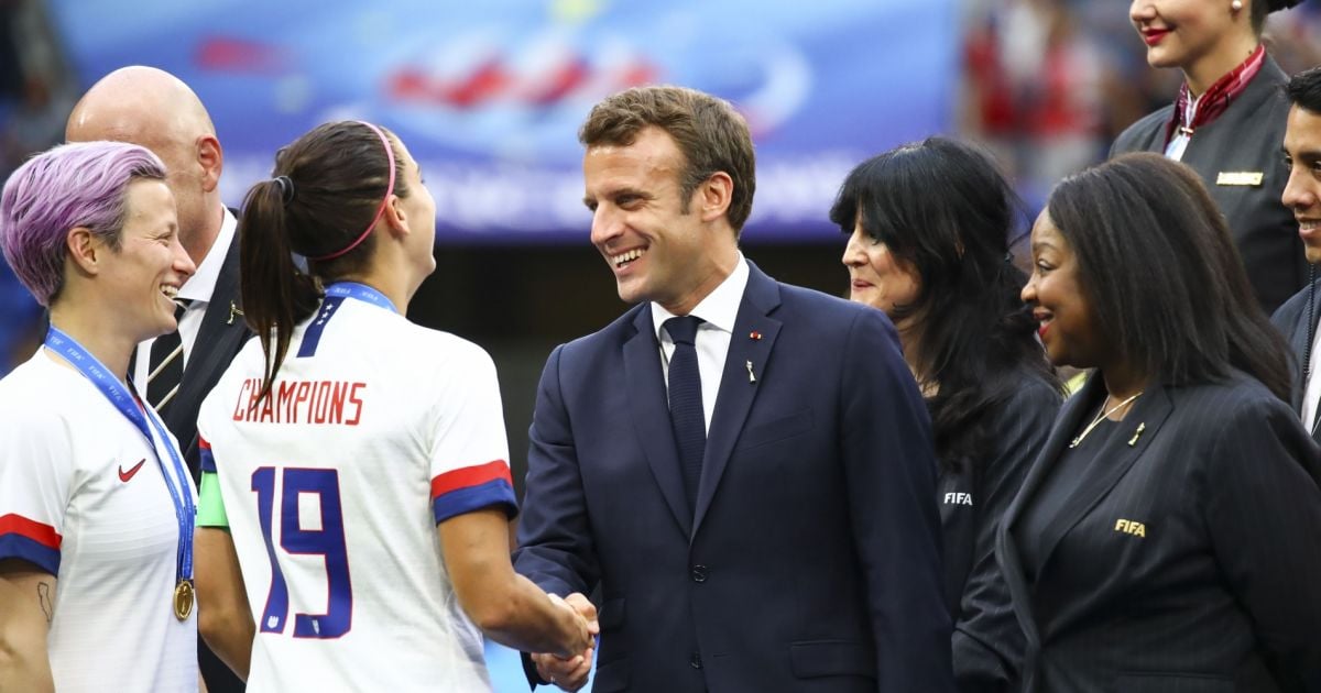 Emmanuel Macron / Alex Morgan (USA) et Megan Rapinoe (USA ...