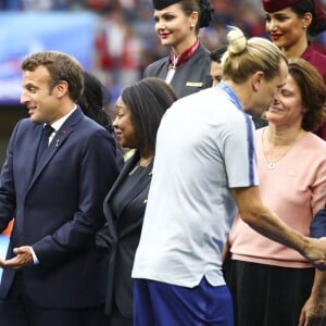 Emmanuel Macron et Alex Morgan (USA) - Finale de la coupe du monde féminine de football, USA vs Pays Bas à Lyon le 7 juillet 2019. Les Etats-Unis ont remporté la finale sur le score de 2 à 0. © Gwendoline Le Goff/Panoramic/Bestimage