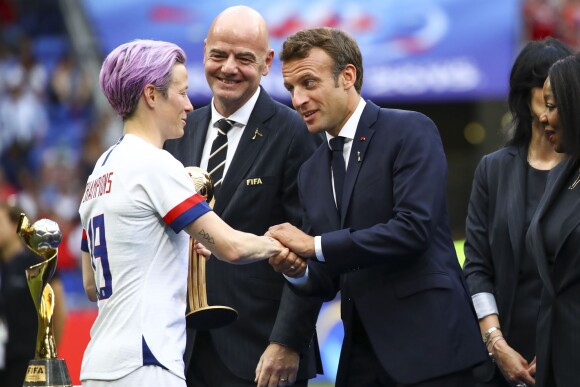 Emmanuel Macron, Gianni Infantino (President FIFA) et Megan Rapinoe (USA) - Finale de la coupe du monde féminine de football, USA vs Pays Bas à Lyon le 7 juillet 2019. Les Etats-Unis ont remporté la finale sur le score de 2 à 0. © Gwendoline Le Goff/Panoramic/Bestimage