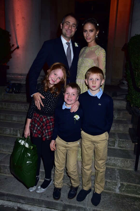 Ben Goldsmith, ses enfants Iris, Frankie et Isaac, et Jemima Jones - Mariage de Ben Goldsmith et Jemima Jones à Londres, le 19 décembre 2014.