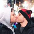 Gus Kenworthy et son chéri, à Times Square à New York, le 31 décembre 2015
