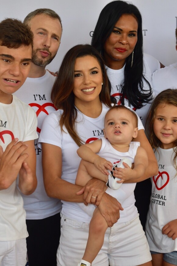 Santiago, le fils de Eva Longoria et Jose Baston - Eva Longoria lors de l'inauguration de la Global Gift House pour les enfants dans le besoin à Marbella le 12 juillet 2019
