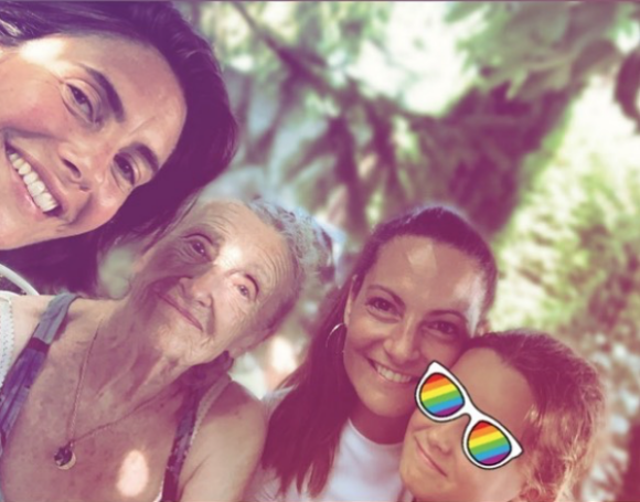 Alessandra Sublet avec sa grand-mère le 6 juillet 2019.