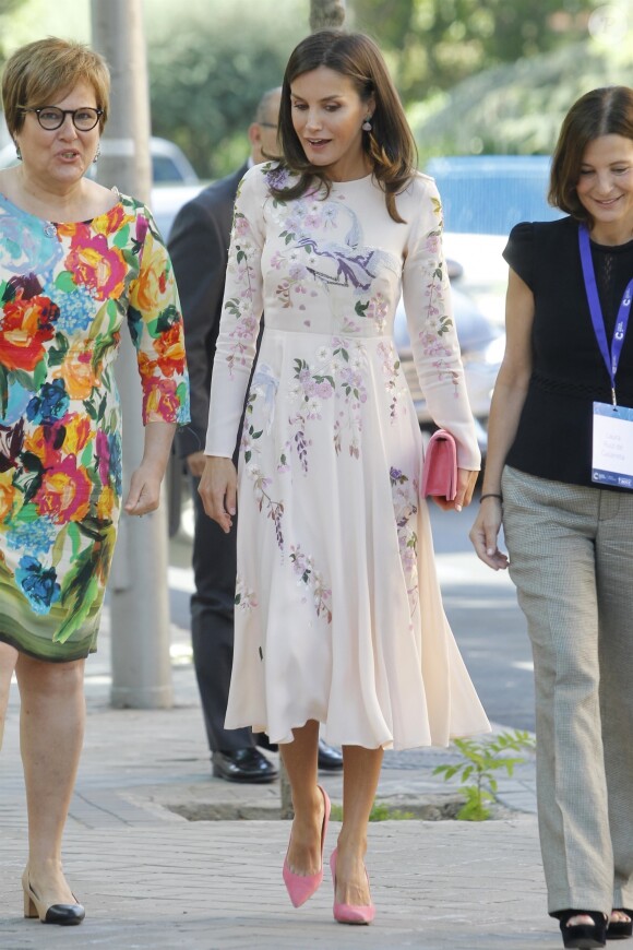 La reine Letizia d'Espagne assiste au sommet de la recherche contre le cancer organisé par l'association de lutte contre le cancer à Madrid, le 8 juillet 2019.