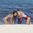 Exclusif - Laeticia Hallyday et sa fille Jade - Jade et Joy Hallyday prennent leur première leçon de surf sur la plage de Lorient avec leur mère Laeticia à Saint-Barthélemy, le 18 février 2019.