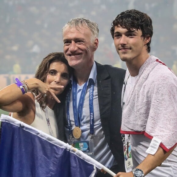 Didier Deschamps, sa femme Claude et son fils Dylan - Finale de la Coupe du Monde de Football 2018 en Russie à Moscou, opposant la France à la Croatie (4-2). Le 15 juillet 2018 © Moreau-Perusseau / Bestimage