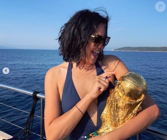 Valérie Bègue en vacances à Saint-Tropez, célèbre le premier anniversaire de la Coupe du monde. Instagram, le 20 juillet 2019.