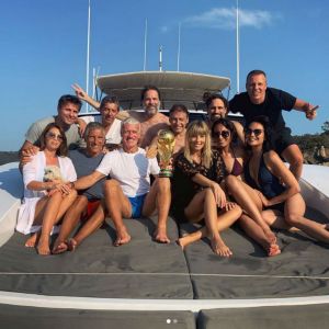 Didier Deschamps en vacances à Saint-Tropez célèbre le premier anniversaire de la Coupe du monde 2018 avec ses amis VIP dont Valérie Bègue, Nagui, Mélanie Page, Jean-Roch, Fabrice Santoro, Leïla Kaddour... Instagram, le 20 juillet 2019.