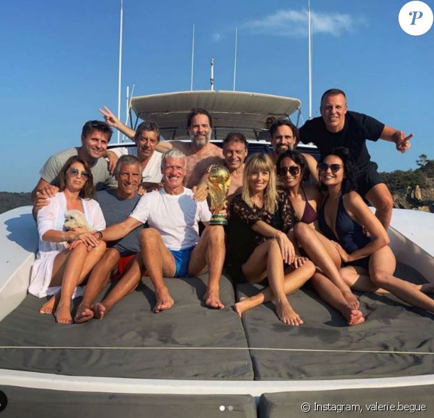 Didier Deschamps en vacances à Saint-Tropez célèbre le premier anniversaire de la Coupe du monde 2018 avec ses amis VIP dont Valérie Bègue, Nagui, Mélanie Page, Jean-Roch, Fabrice Santoro, Leïla Kaddour... Instagram, le 20 juillet 2019.
