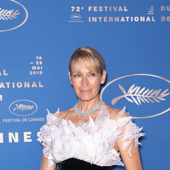 Estelle Lefébure (robe Yanina Couture) - Photocall du dîner d'ouverture du 72ème Festival International du Film de Cannes, le 14 mai 2019. © Jacovides-Borde-Moreau/Bestimage