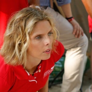 Sylvie Tellier - Opération "Pétanque du coeur" dans le cadre de l'étape du coeur au profit de l'association "Mécénat Chirurgie Cardiaque" dans les jardins de la fontaine à Nîmes, le 22 juillet 2019. © Christophe Clovis / Bestimage