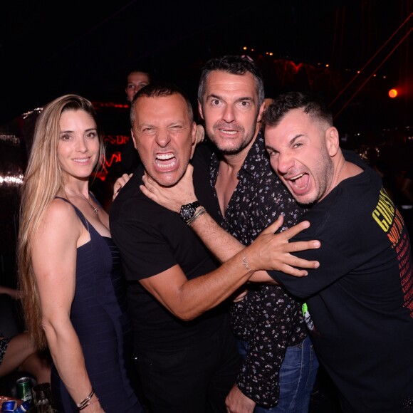 Exclusif - Claire Francisci, Jean-Roch, Arnaud Ducret et Michaël Youn au VIP Room à Saint-Tropez le 1er août 2019. © Rachid Bellak/Bestimage