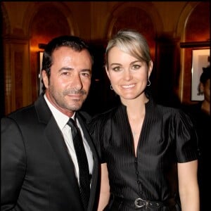 Bernard Montiel et Laeticia Hallyday lors d'une vente aux enchères au profit de l'Unicef, le 17 janvier 2008.