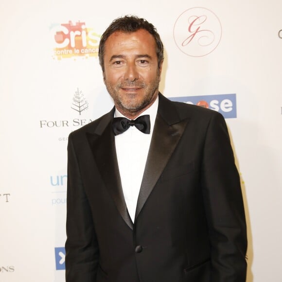 Bernard Montiel, maître de la cérémonie au photocall de la 10ème édition du "Global Gift Gala" à l'hôtel Four Seasons George V à Paris, le 3 juin 2019. © Marc Ausset-Lacroix/Bestimage
