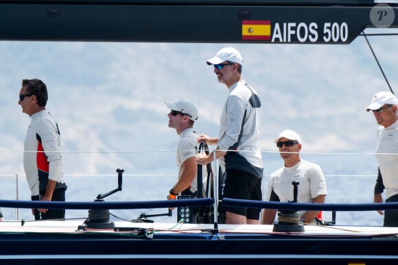 Le roi Felipe VI d'Espagne barrait Aifos 500 lors de la 38e Copa del Rey le 1er août 2019 à Palma de Majorque.