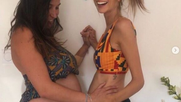 Alexandra Rosenfeld enceinte comme son amie d'enfance : rencontre de baby bumps