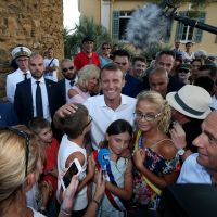 Emmanuel et Brigitte Macron à Brégançon : Pizza et jet-ski, un séjour familial