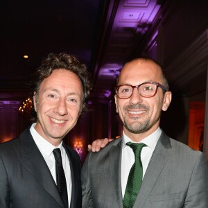 Stéphane Bern et son compagnon Lionel Bounoua - Dîner de gala de la première édition des prix "les Stéthos d'Or" en faveur de la Fondation pour la recherche en physiologie dont le docteur Frédéric Saldmann est le directeur scientifique à l'hôtel George V à Paris le 13 mars 2017. © Coadic Guirec/Bestimage