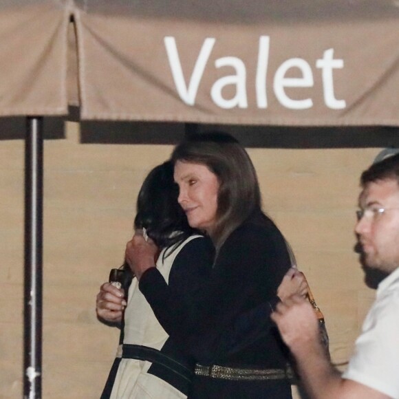 Exclusif - Kendall Jenner est allée diner avec son père Caitlyn Jenner au restaurant Nobu à Malibu, Los Angeles, le 8 août 2019.