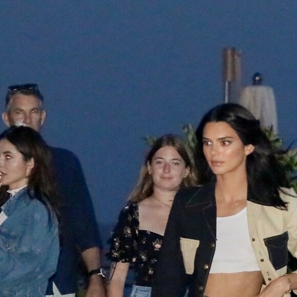 Exclusif - Kendall Jenner est allée diner avec son père Caitlyn Jenner au restaurant Nobu à Malibu, Los Angeles, le 8 août 2019.