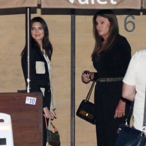 Exclusif - Kendall Jenner est allée diner avec son père Caitlyn Jenner au restaurant Nobu à Malibu, Los Angeles, le 8 août 2019.