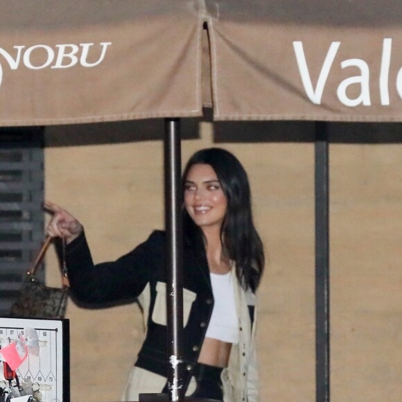 Exclusif - Kendall Jenner est allée diner avec son père Caitlyn Jenner au restaurant Nobu à Malibu, Los Angeles, le 8 août 2019.