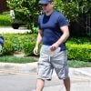 Matt Damon quitte la maison de son ami Ben Affleck à Los Angeles. Les photographes ont demandé à l'acteur ce qu'il pensait de l'histoire du combat entre J. Bieber et T. Cruise : celui-ci a rigolé. Le 6 juillet 2019.
