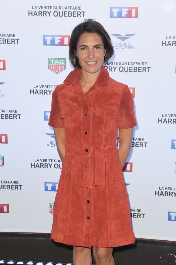 Alessandra Sublet - Avant-première de la série télévisée "La vérité sur l'affaire Harry Quebert" au cinéma Gaumont Marignan à Paris, France, le 12 novembre 2018. © Coadic Guirec/Bestimage