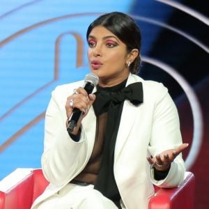 Priyanka Chopra prend la parole pendant le Beautycon au Centre de conventions de Los Angeles, le 10 août 2019.