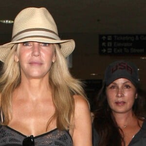 Heather Locklear arrive à l'aéroport de Los Angeles, le 20 septembre 2012.
