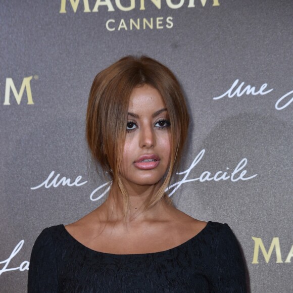 Zahia Dehar lors de la soirée du film "Une Fille Facile" sur la plage privée Magnum lors du 72e Festival International du Film de Cannes, France, le 20 mai 2019.