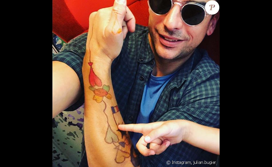 Julian Bugier Devoile Des Tatouages Ephemeres Sur Instagram Le 28 Juin 2019 Purepeople