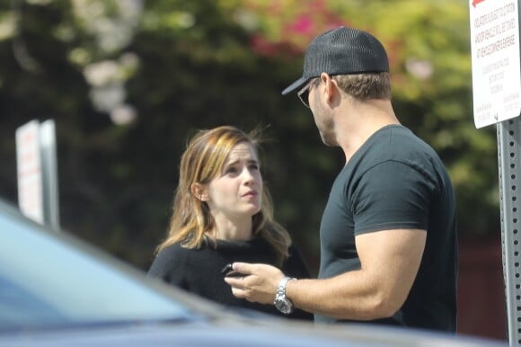 Exclusif - Emma Watson à la sortie d'un centre de soins ambulatoires "Cedars-Sinai Urgent Care" à Culver City, Californie, Etats-Unis, le 12 août 2019.