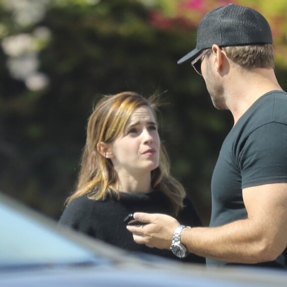 Exclusif - Emma Watson à la sortie d'un centre de soins ambulatoires "Cedars-Sinai Urgent Care" à Culver City, Californie, Etats-Unis, le 12 août 2019.