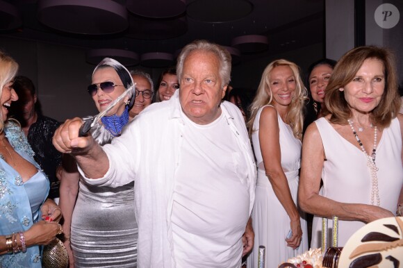 Exclusif - Massimo Gargia, Sylvie Elias et guest lors de l'anniversaire de Massimo Gargia (79 ans) à l'hôtel de Paris Saint-Tropez, Côte d'Azur, France, le 20 août 2019. © Rachid Bellak/Bestimage