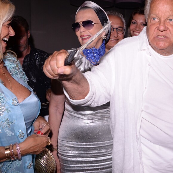 Exclusif - Massimo Gargia, Sylvie Elias et guest lors de l'anniversaire de Massimo Gargia (79 ans) à l'hôtel de Paris Saint-Tropez, Côte d'Azur, France, le 20 août 2019. © Rachid Bellak/Bestimage